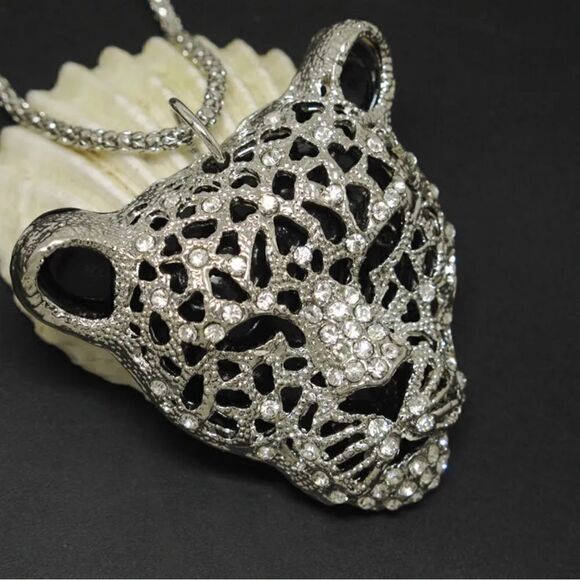 Silver-plated Leopard Head Crystal Pendant NWOT - Picture 1 of 2